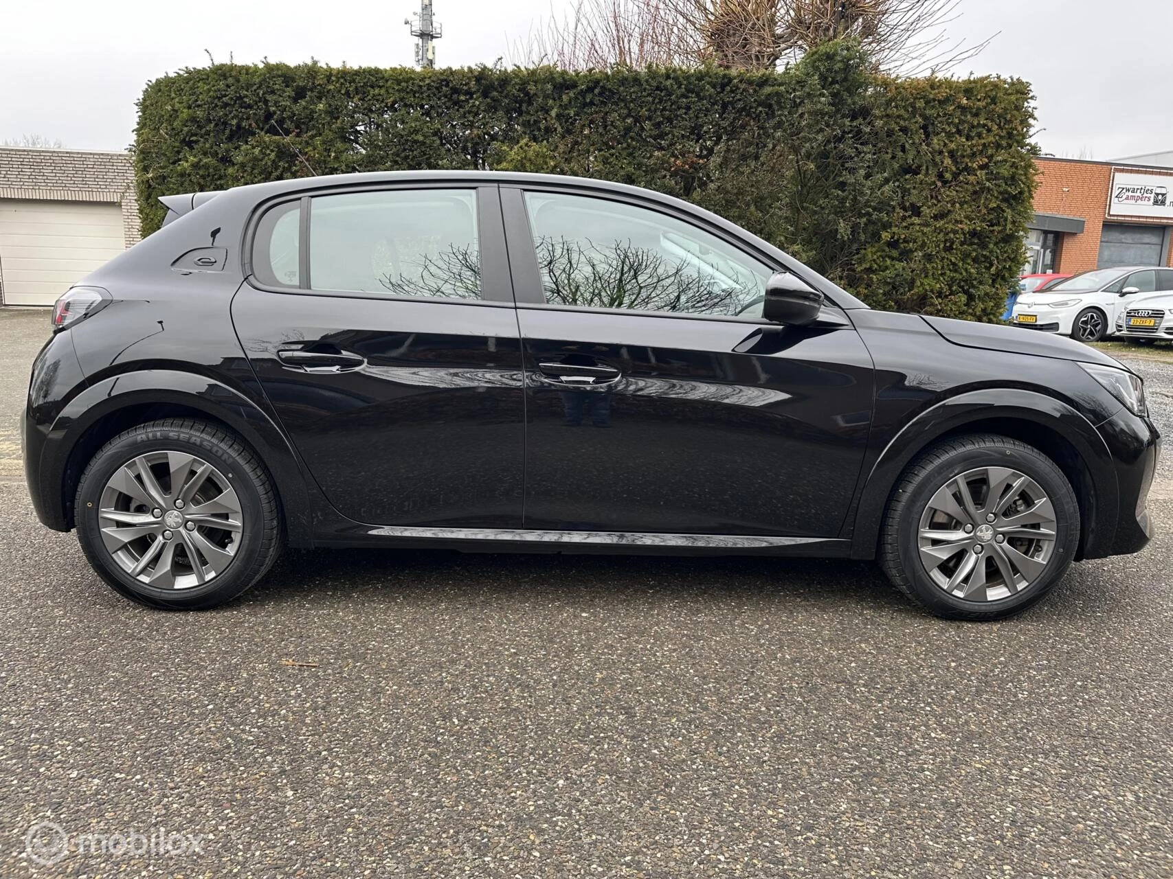 Hoofdafbeelding Peugeot e-208