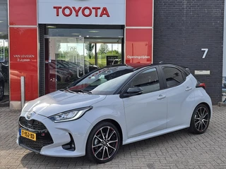 Toyota Yaris 1.5 Hybrid GR Sport TREKHAAK AFNEEMBAAR SPORTSTOELEN NAVIGATIE APPLE & ANDROID