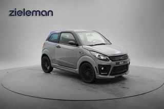 Hoofdafbeelding Ligier JS50 Ligier JS50 dCi Sport Ultimate - 2019 - 6.902 km - Camera, Airco, Leer