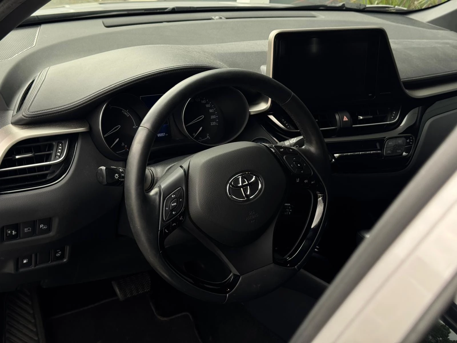 Hoofdafbeelding Toyota C-HR