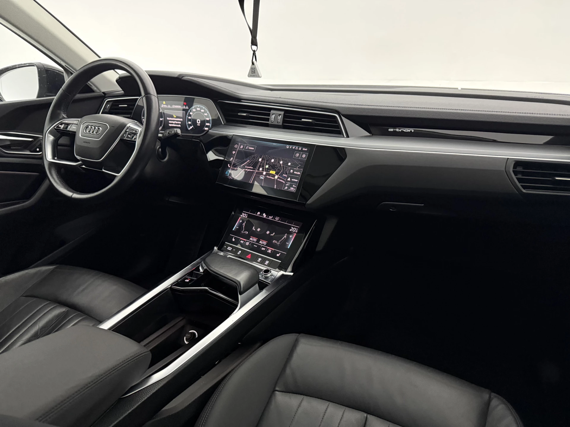 Hoofdafbeelding Audi e-tron