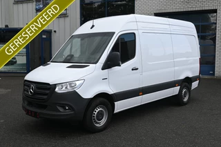 Hoofdafbeelding Mercedes-Benz eSprinter Mercedes-Benz eSprinter 320 L2H2 Pro 56kWh Winter pakket plus, DC laden 115kW