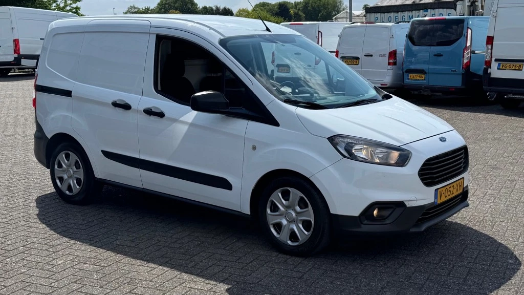 Hoofdafbeelding Ford Transit Courier