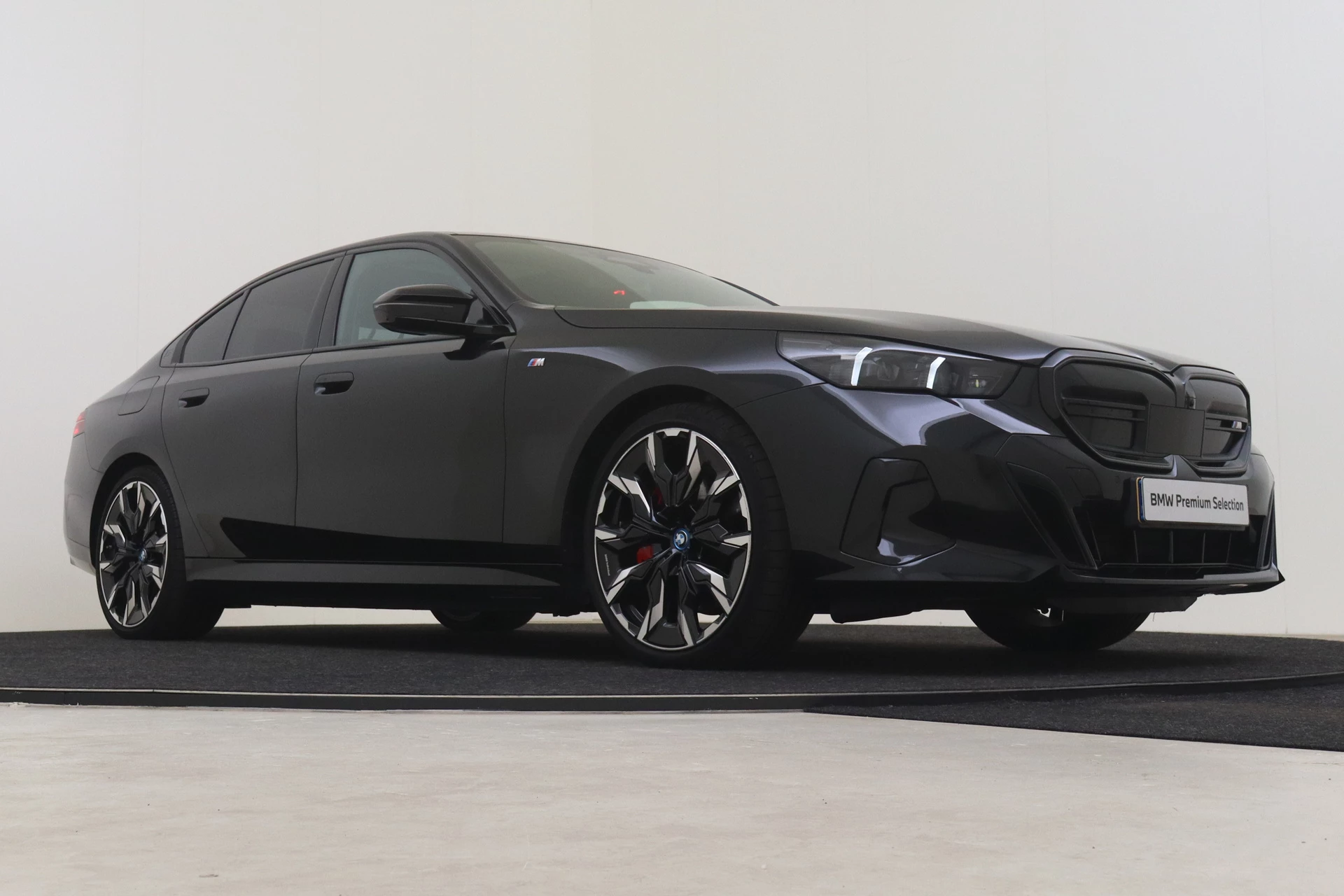 Hoofdafbeelding BMW i5