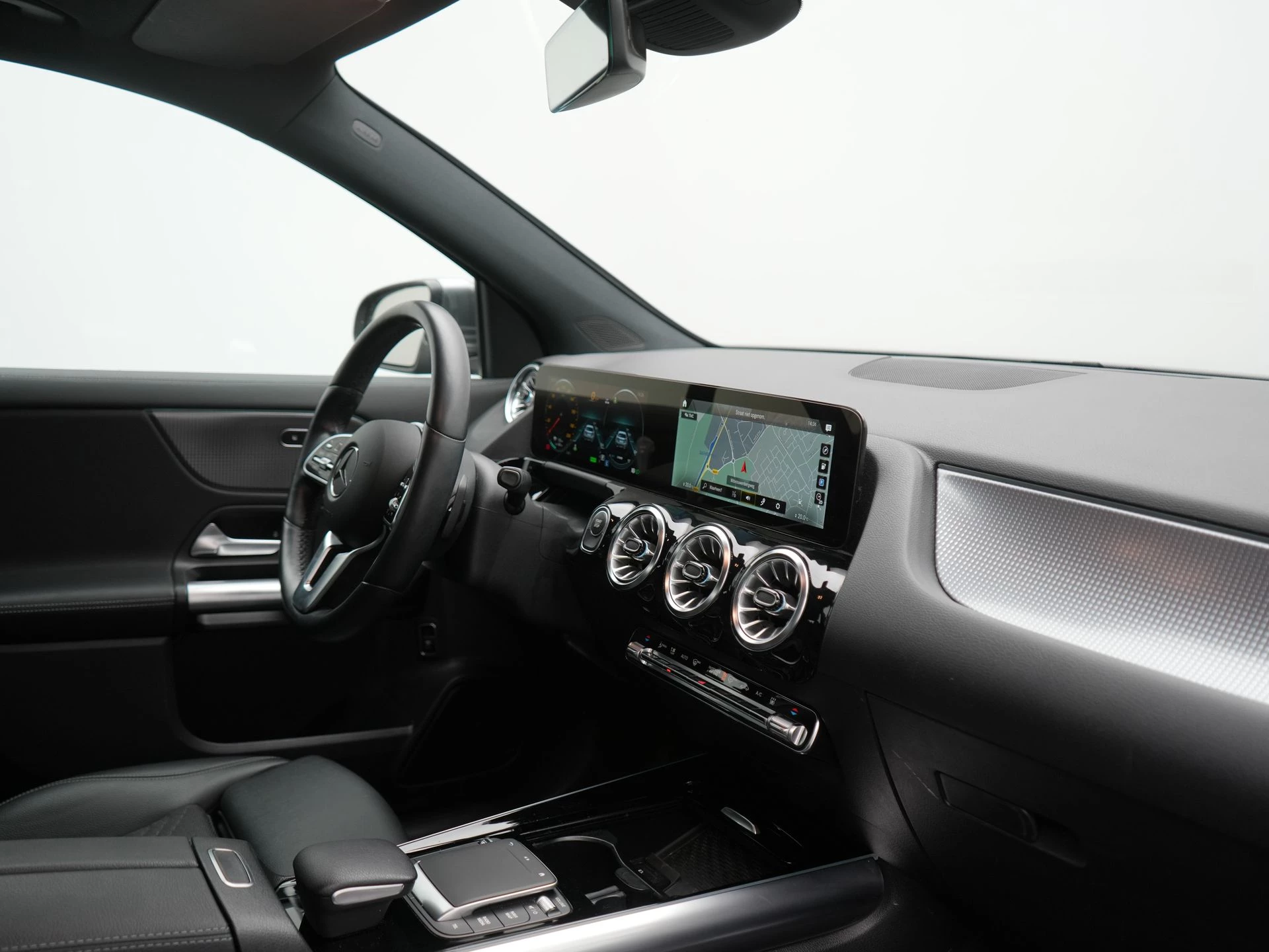 Hoofdafbeelding Mercedes-Benz EQA