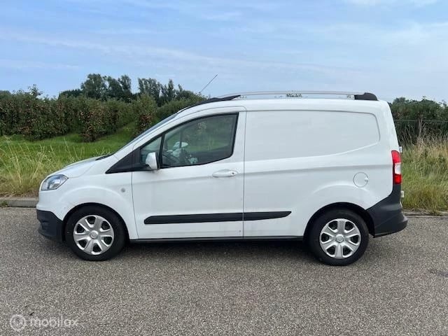 Hoofdafbeelding Ford Transit Courier