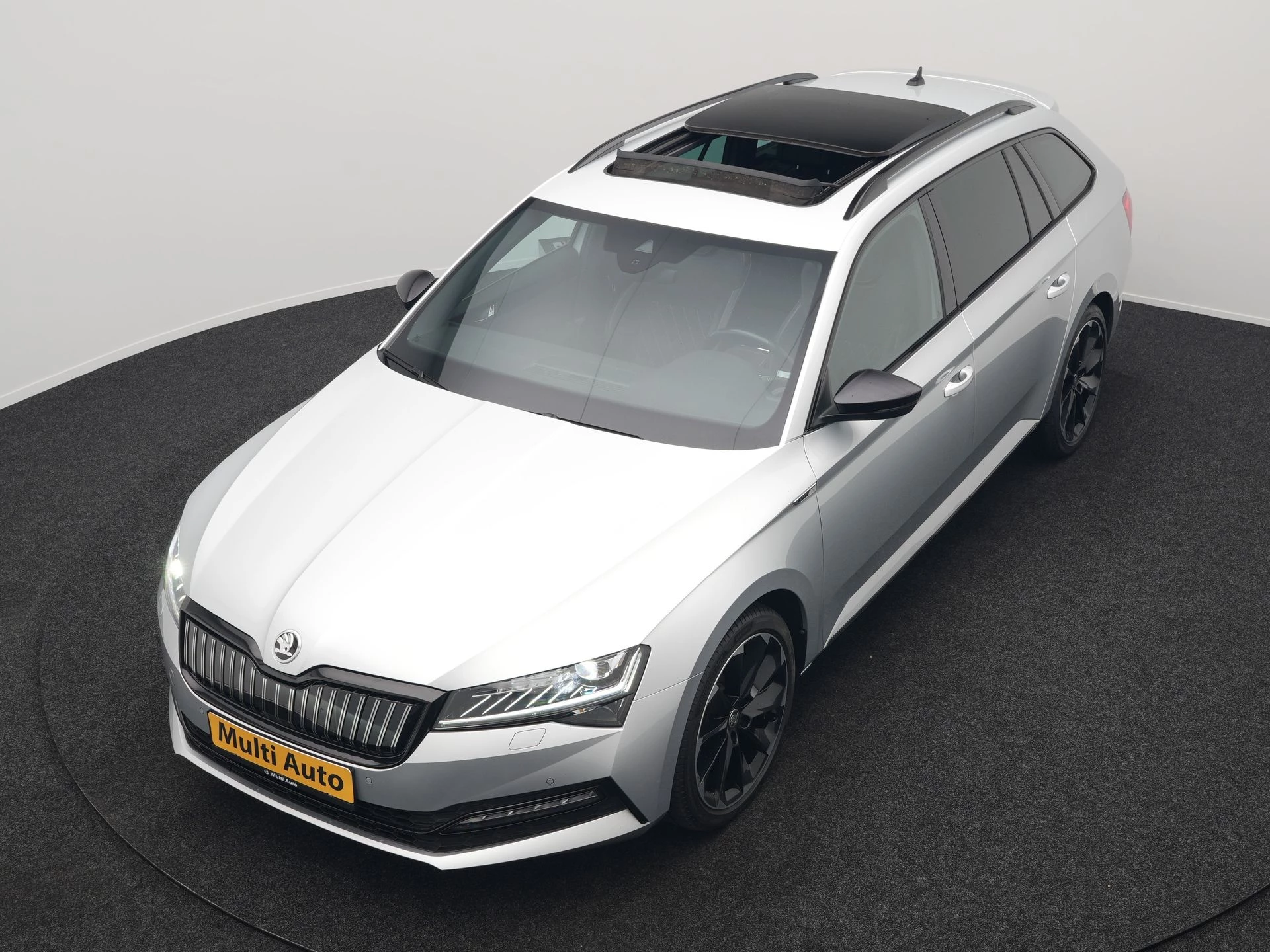 Hoofdafbeelding Škoda Superb