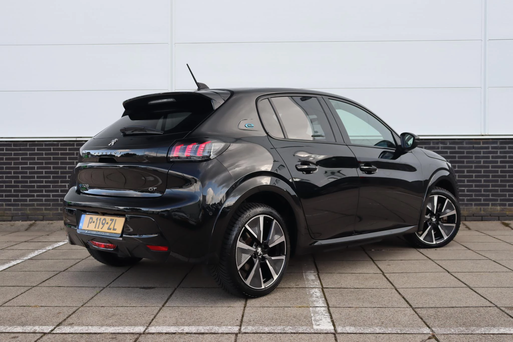 Hoofdafbeelding Peugeot e-208