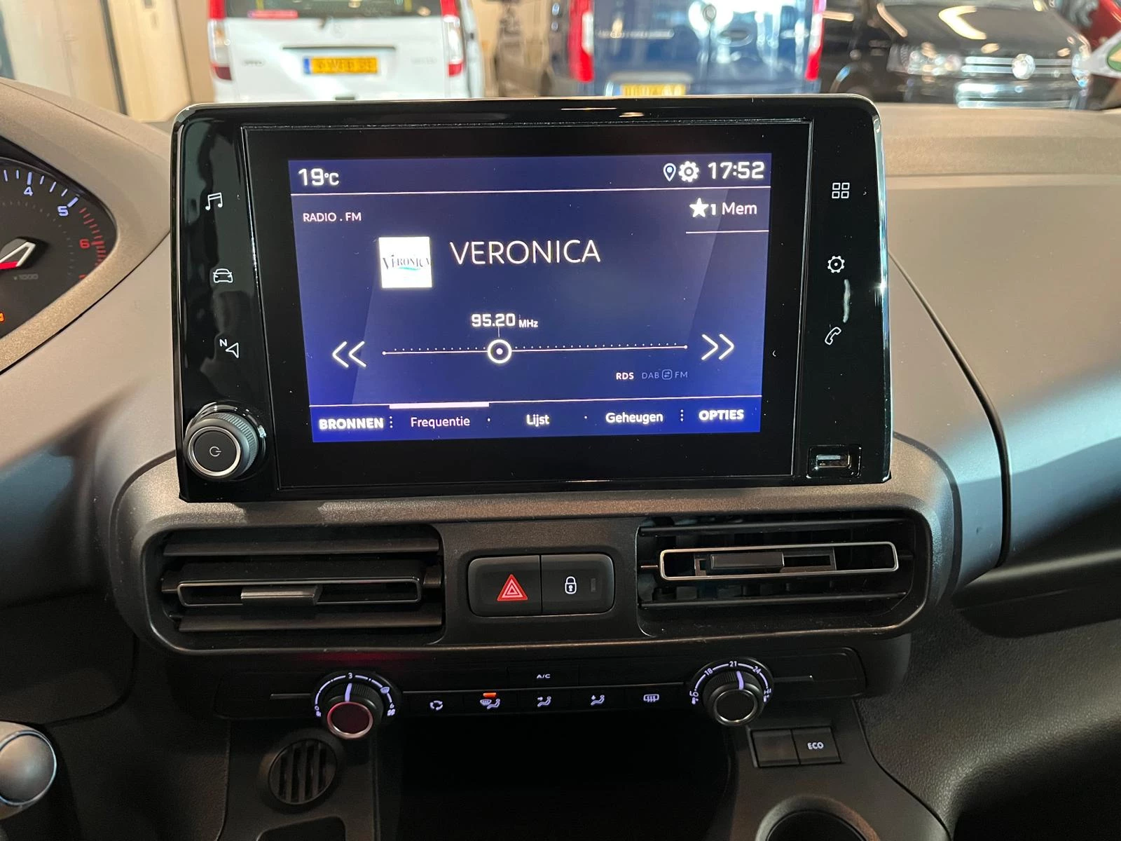 Hoofdafbeelding Peugeot Rifter