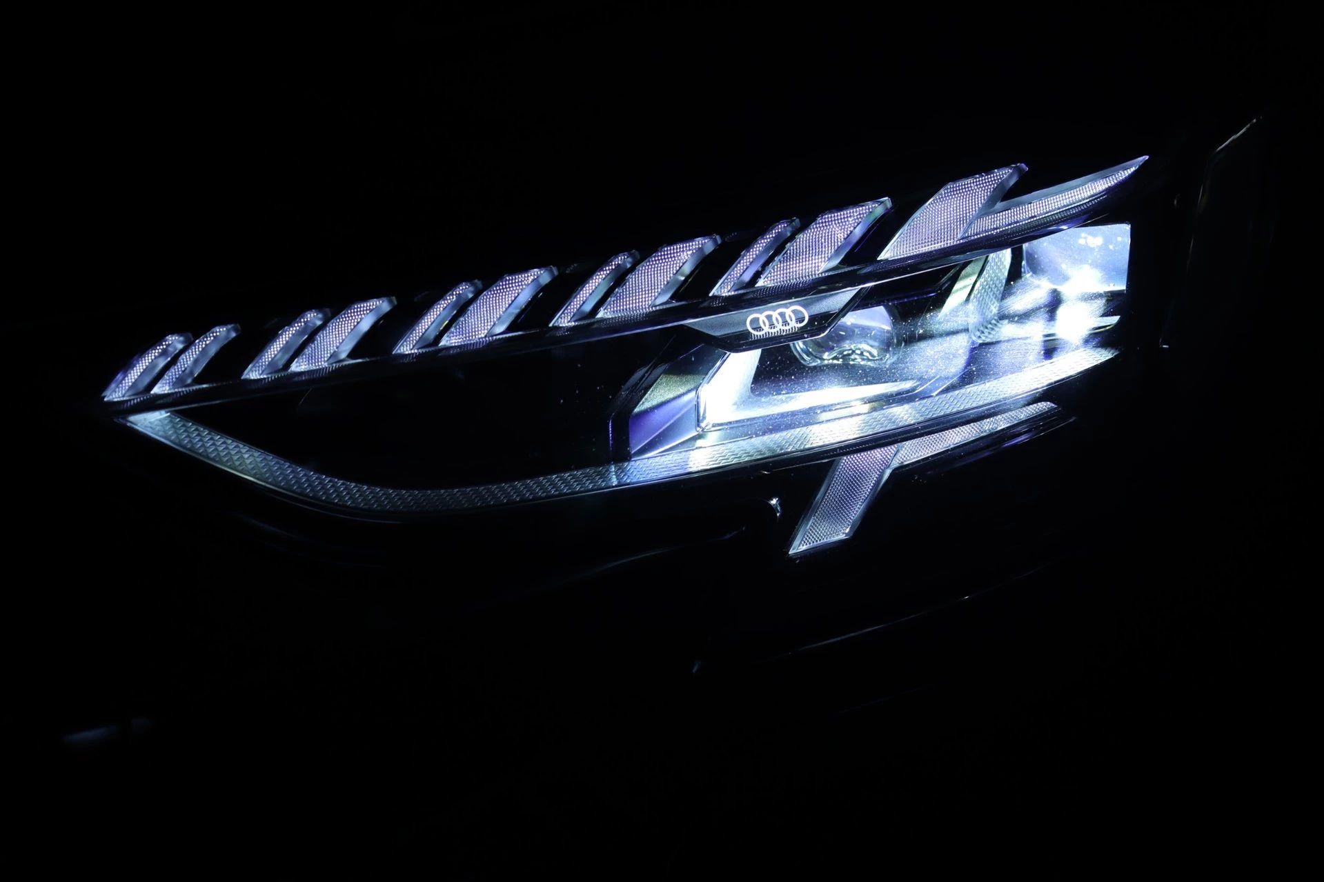 Hoofdafbeelding Audi A8