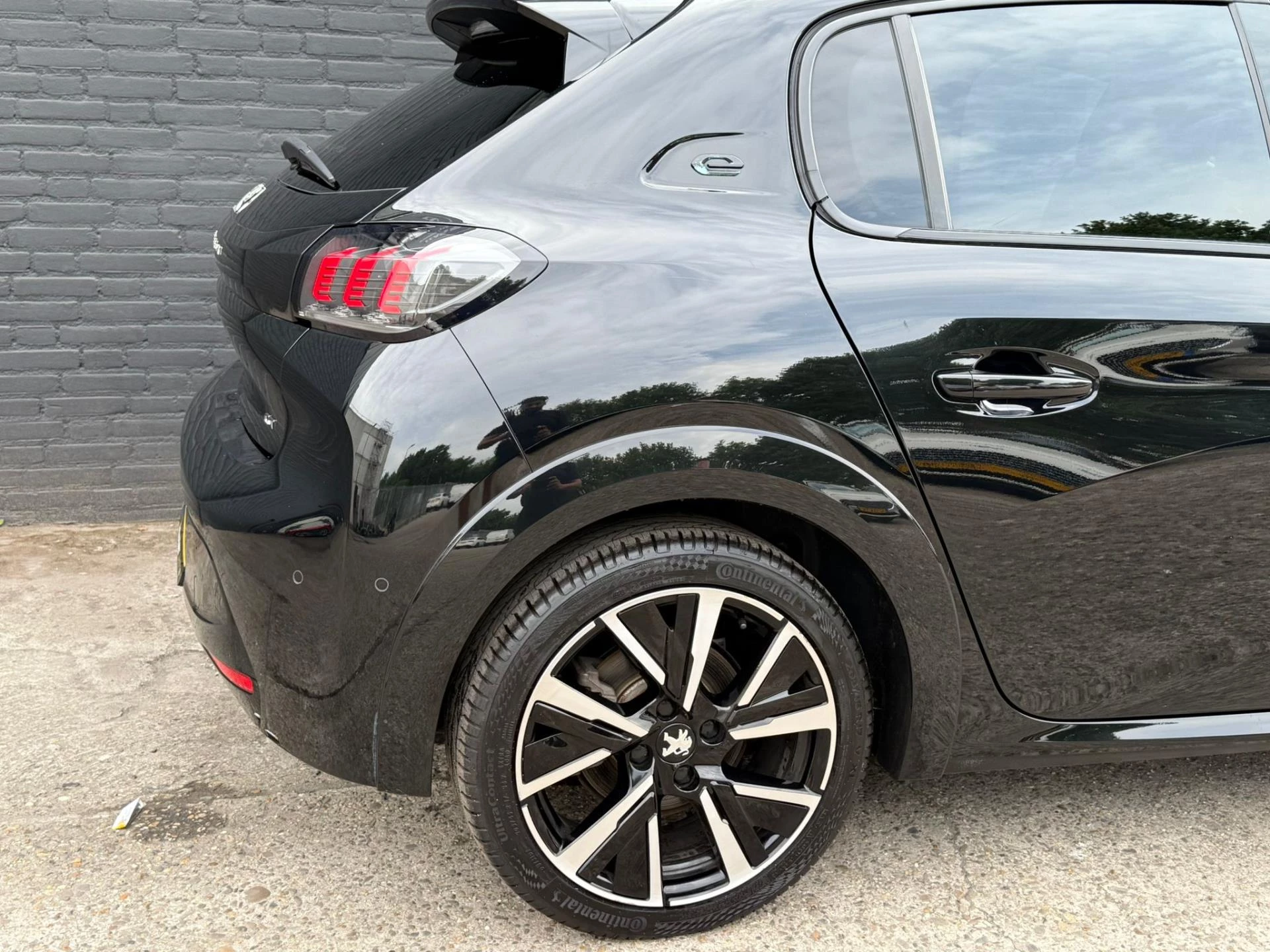 Hoofdafbeelding Peugeot e-208