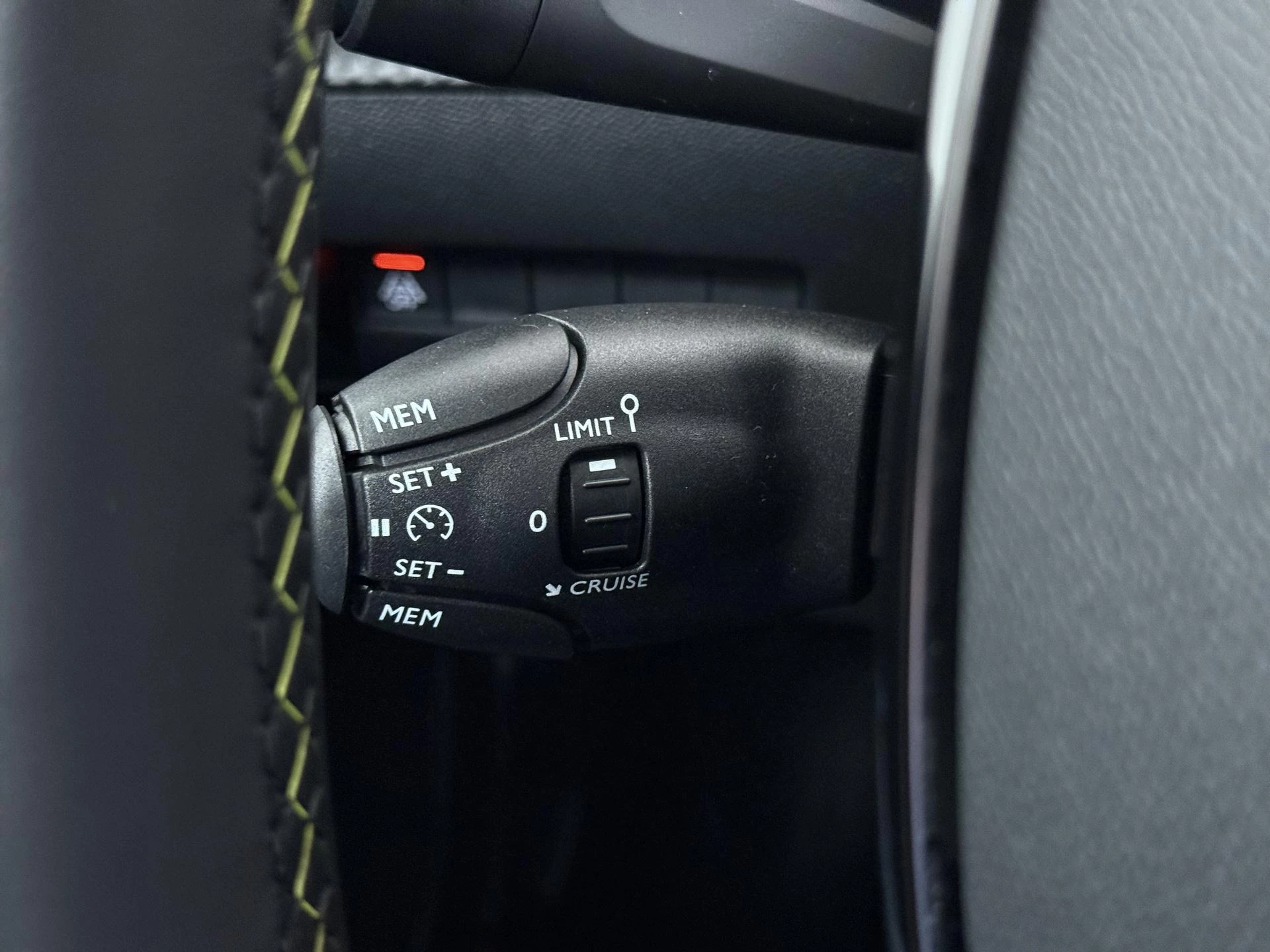 Hoofdafbeelding Peugeot e-208