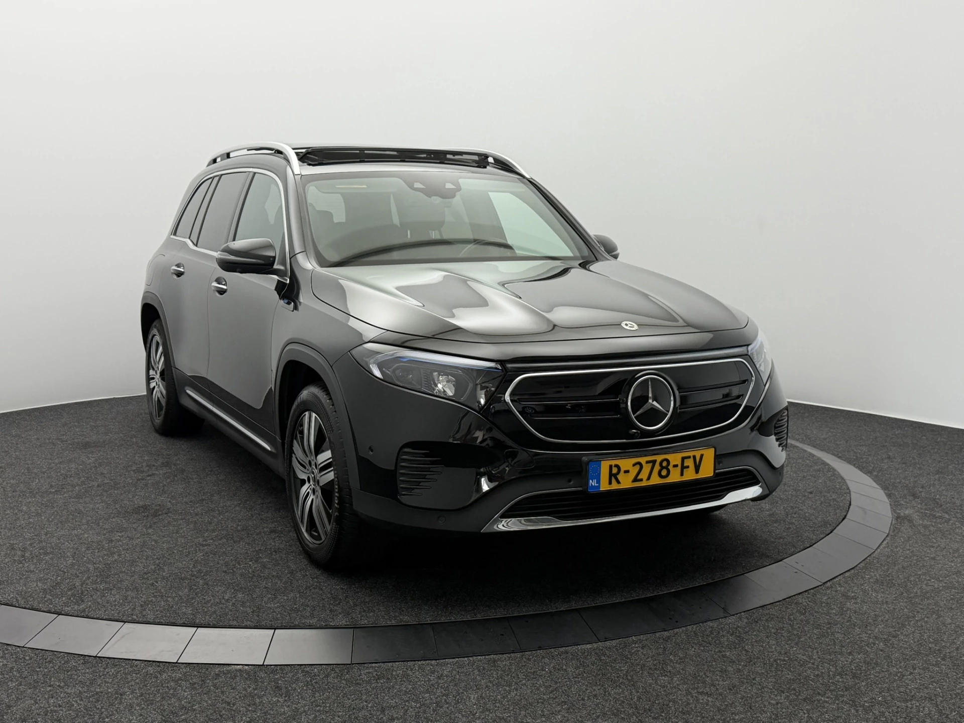 Hoofdafbeelding Mercedes-Benz EQB