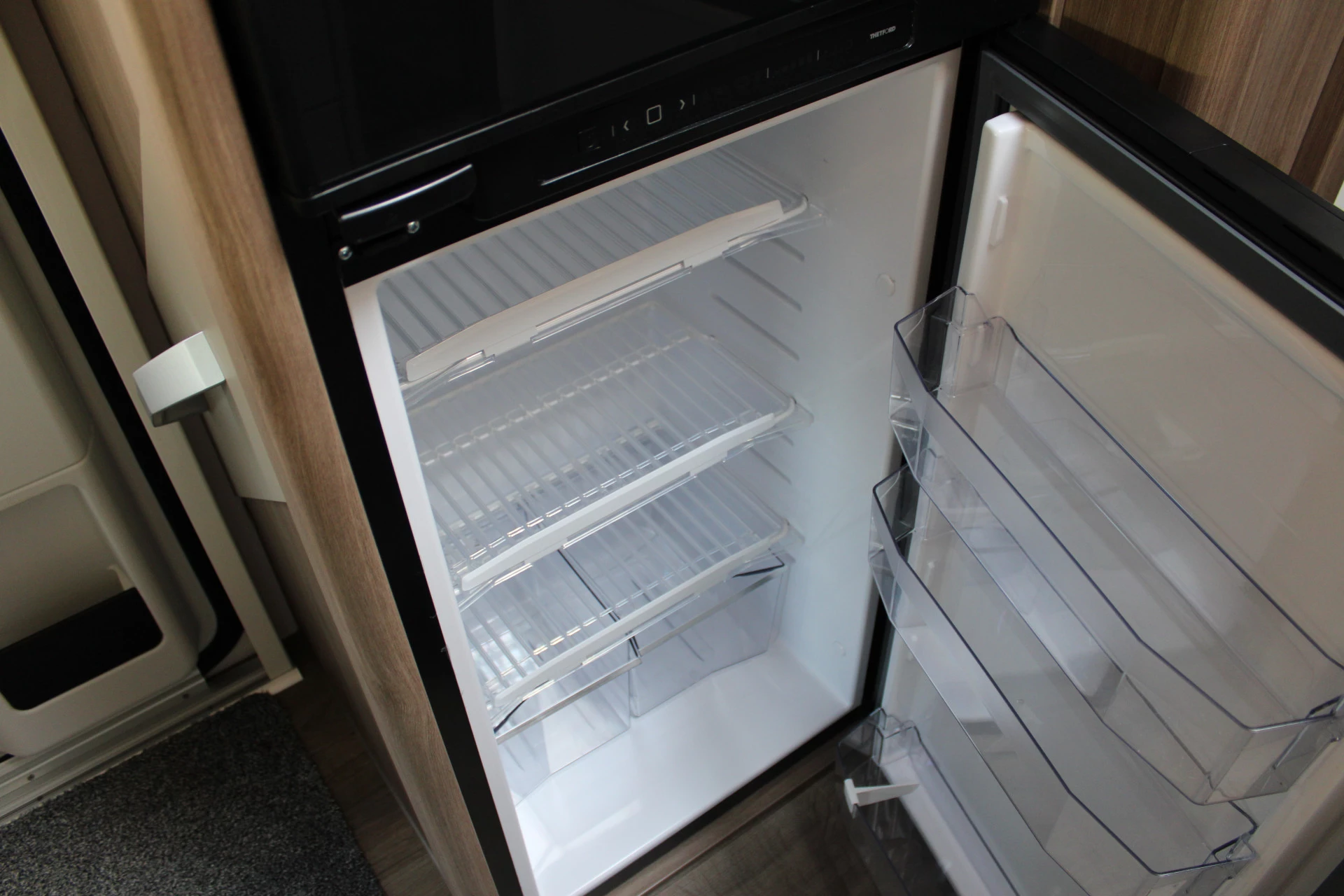 Hoofdafbeelding Carado T680/T447T