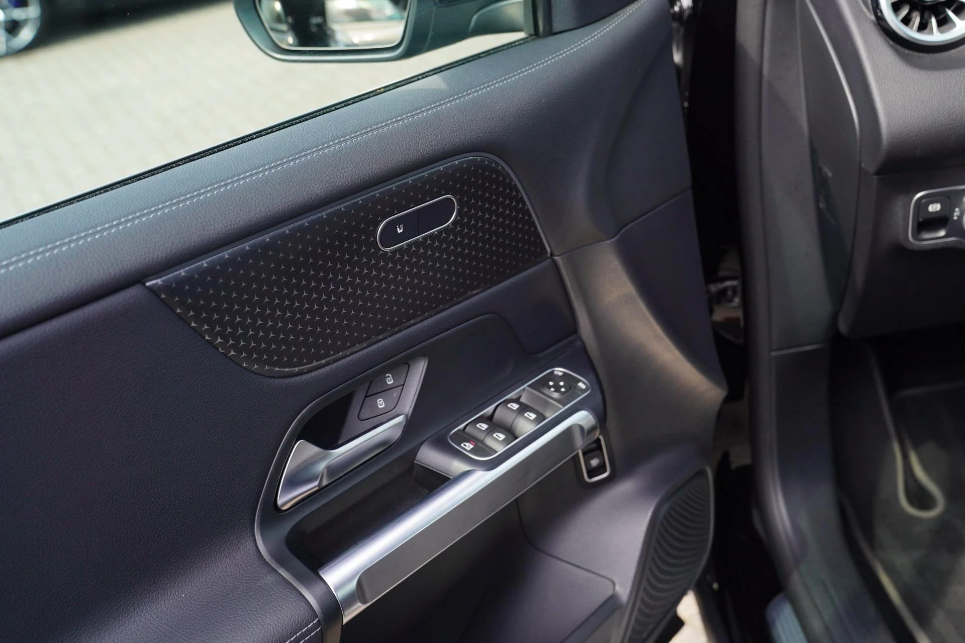 Hoofdafbeelding Mercedes-Benz EQB