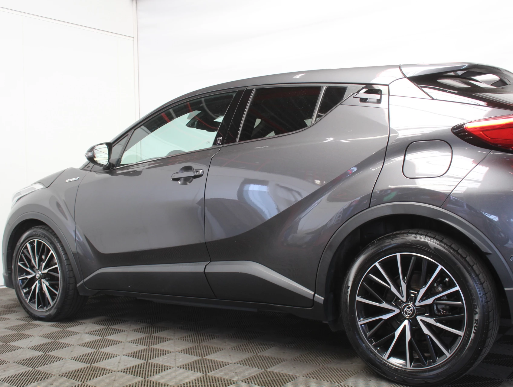Hoofdafbeelding Toyota C-HR