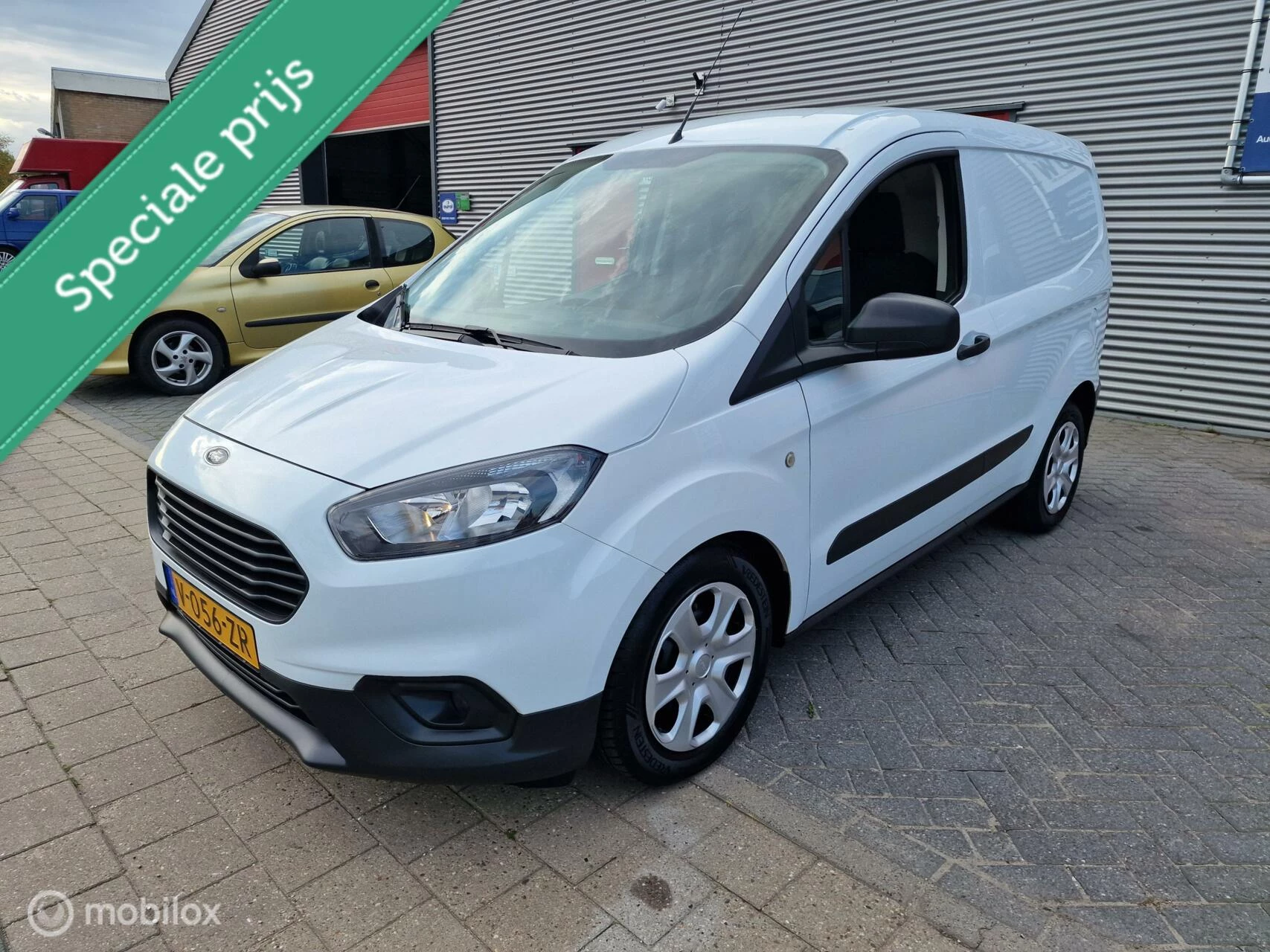 Hoofdafbeelding Ford Transit Courier