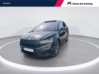 Hoofdafbeelding Škoda Enyaq iV Skoda Enyaq iV 80 Sportline 150kW/204 PK · Panoramadak · Warmtepomp · Apple/Android Car Play · Camera · Elektrische stoelverstelling ·