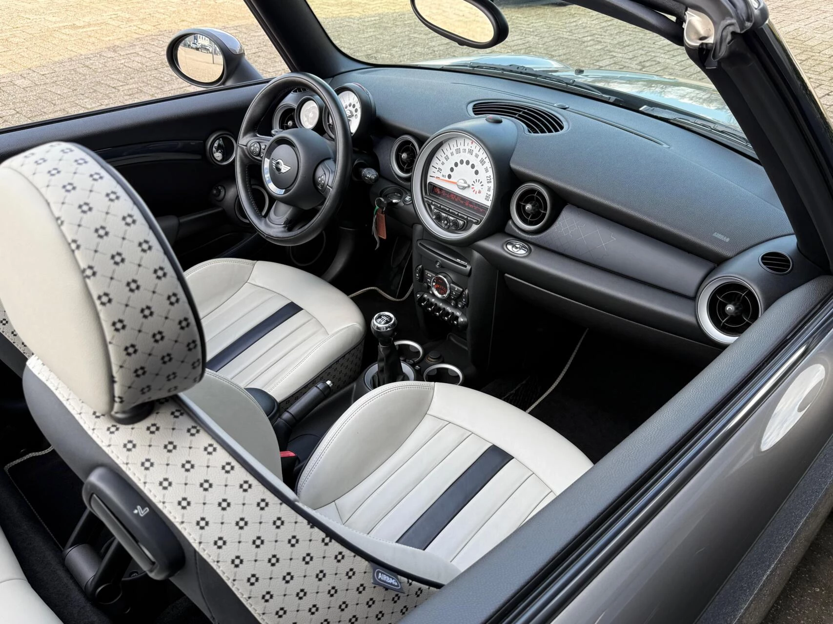 Hoofdafbeelding MINI Cooper Cabrio