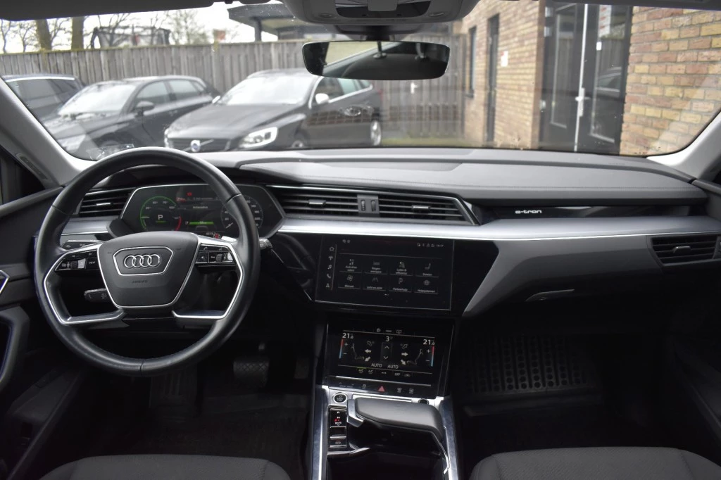 Hoofdafbeelding Audi e-tron