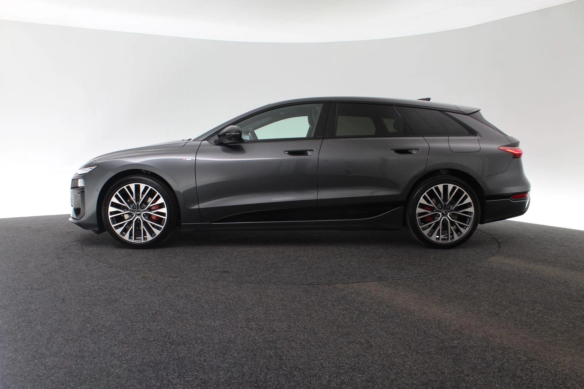 Hoofdafbeelding Audi A6 Avant e-tron