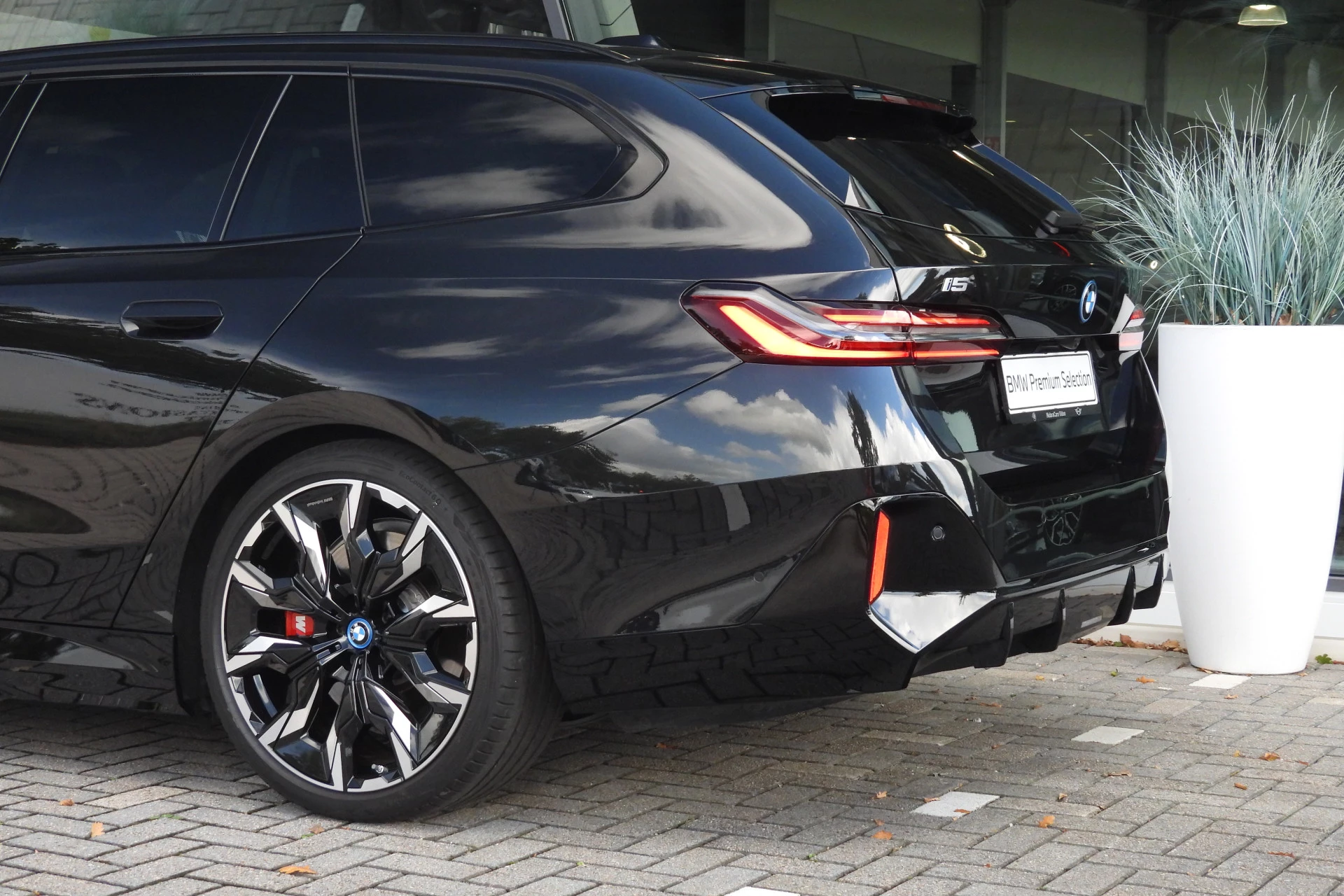 Hoofdafbeelding BMW i5