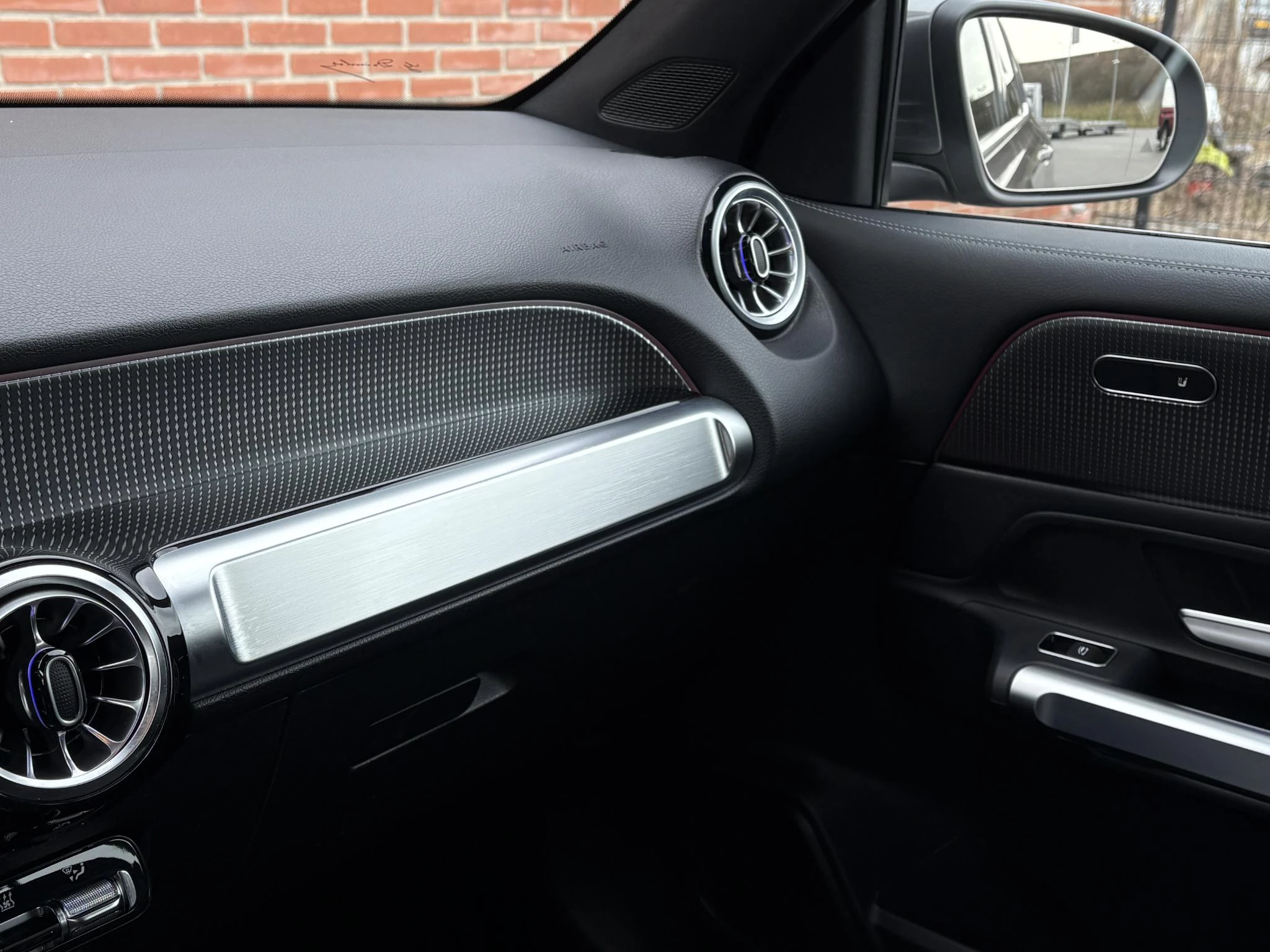 Hoofdafbeelding Mercedes-Benz EQB