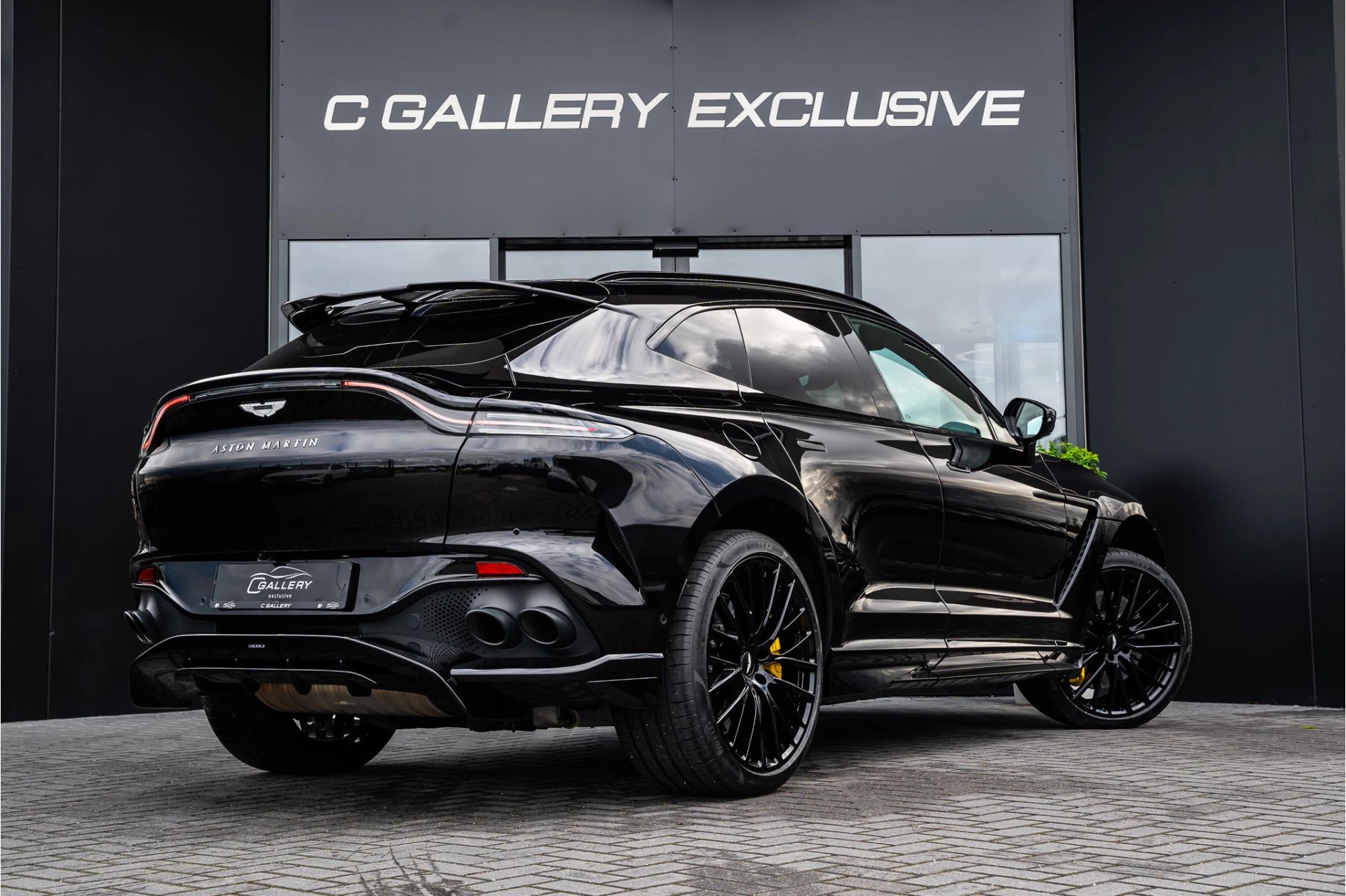 Hoofdafbeelding Aston Martin DBX