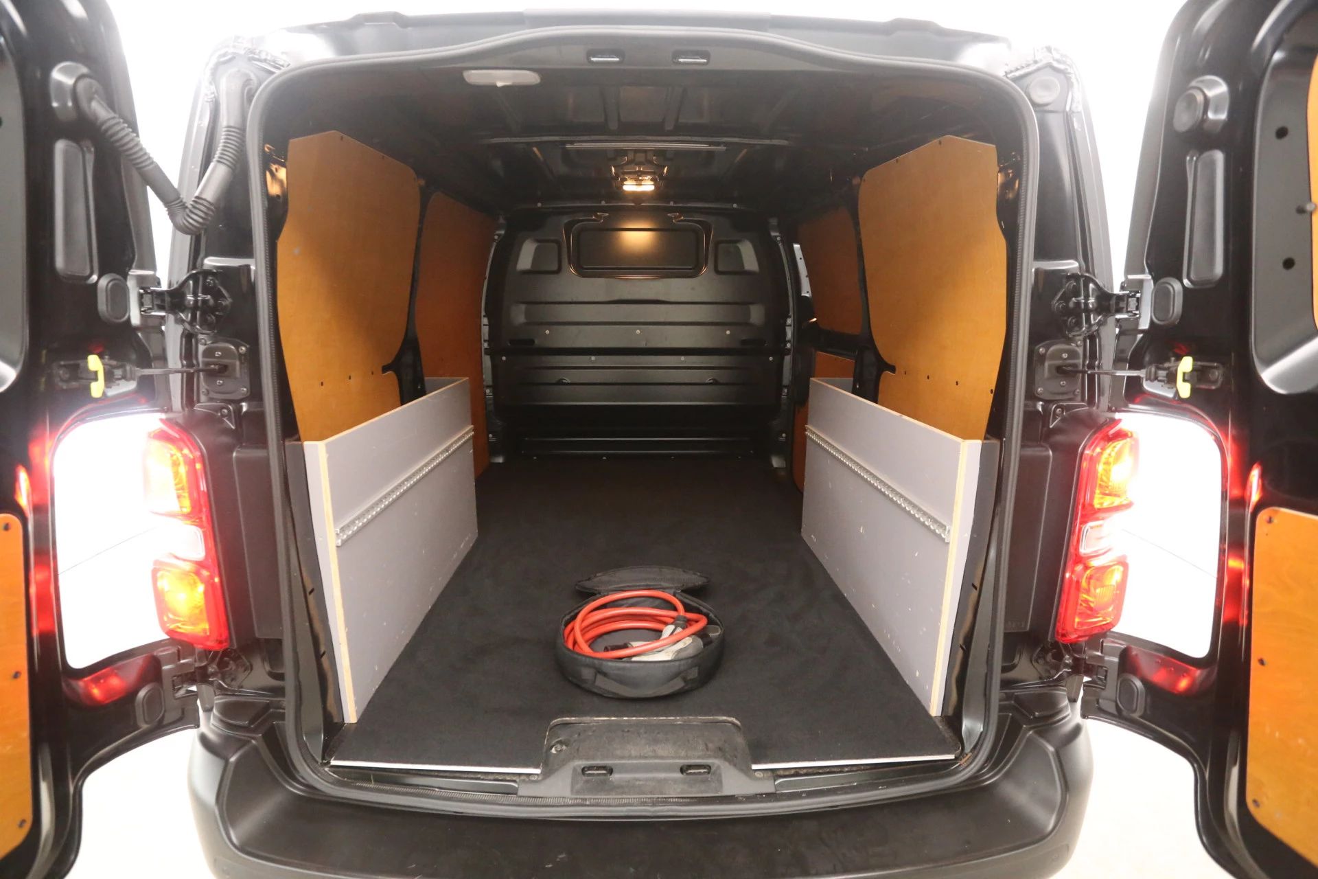 Hoofdafbeelding Peugeot e-Expert