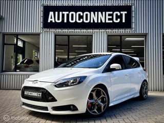 Ford Focus 2.0 EcoBoost ST. NAVI, CAMERA, CRUISE, STOELVERWARMING