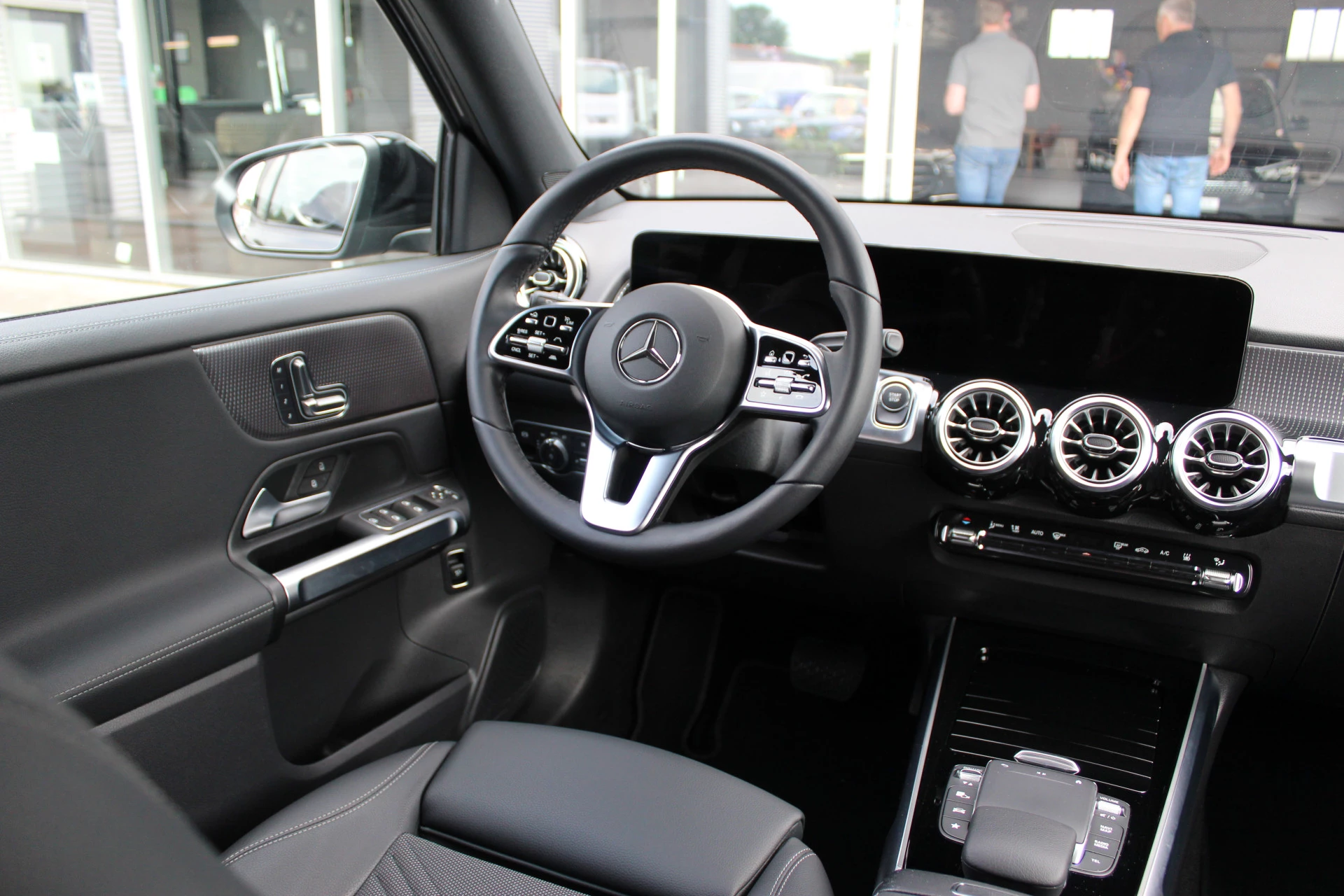 Hoofdafbeelding Mercedes-Benz EQB