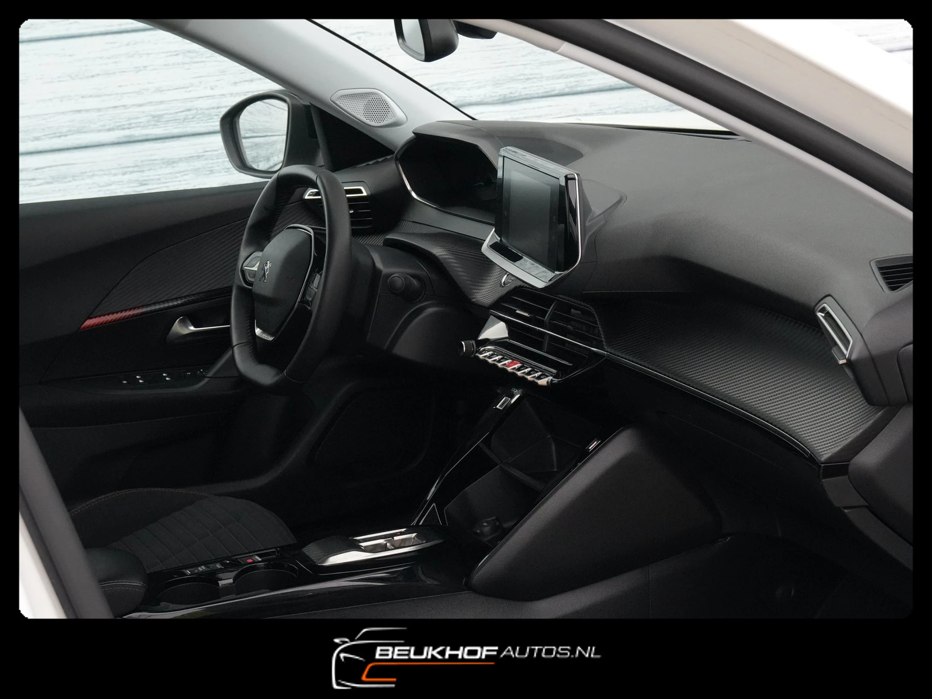 Hoofdafbeelding Peugeot e-2008