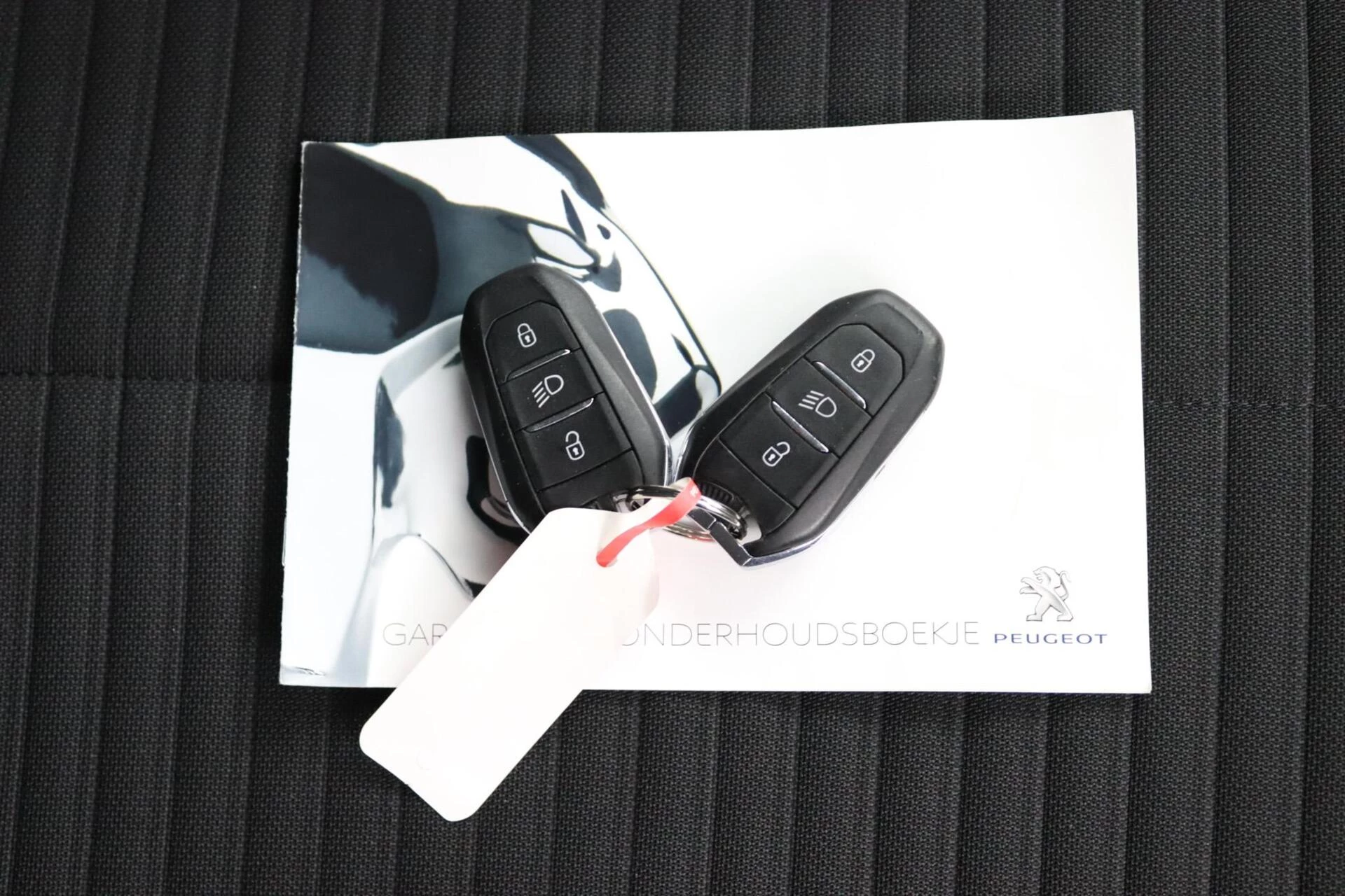 Hoofdafbeelding Peugeot e-2008