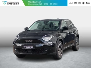 Hoofdafbeelding Fiat 600 Fiat 600e La Prima 54 kWh | Carplay | Elek. Stoel | Stoelverwarming | Keyless | LED | Clima