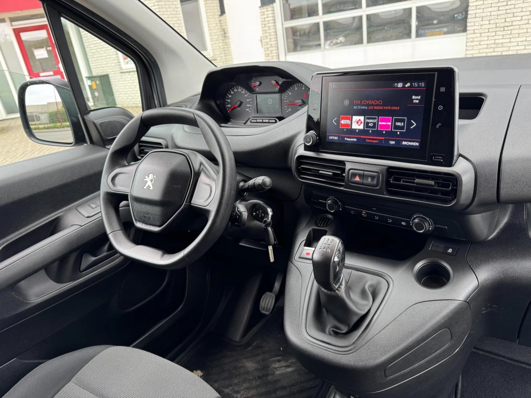 Hoofdafbeelding Peugeot Partner