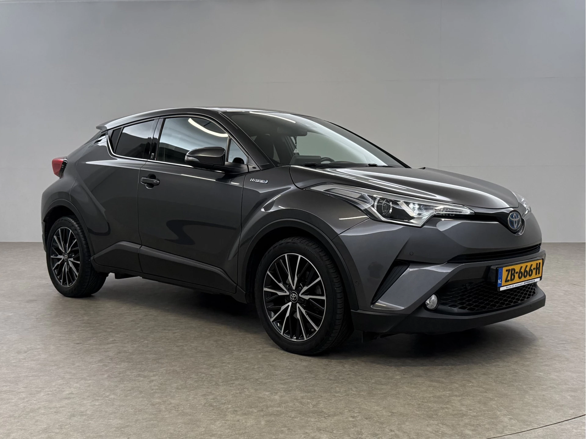 Hoofdafbeelding Toyota C-HR
