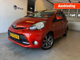 Hoofdafbeelding Toyota Aygo Toyota Aygo 1.0 VVT-i Dynamic Orange AIRCO 5DRS NAP APK 5-2026