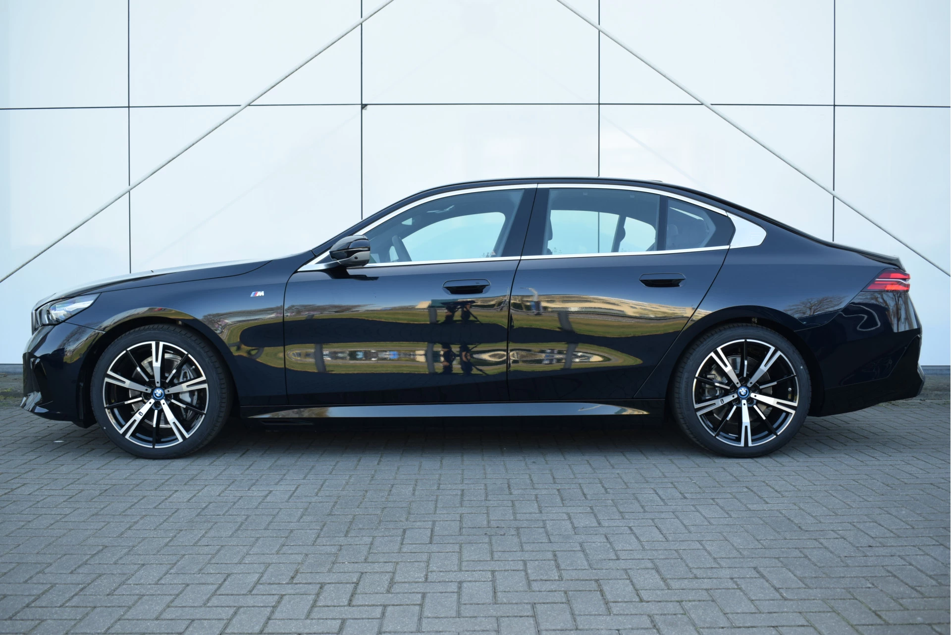 Hoofdafbeelding BMW i5
