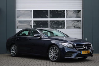 Hoofdafbeelding Mercedes-Benz E-Klasse Mercedes-Benz E-klasse 200 Business Solution Sport AMG Navi/360Camera/Leder/Memory/Stoelverwarming/LED/PDC/Dodehoek/Carplay/19"LM