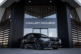Hoofdafbeelding BMW M5 BMW M5 5-serie F90 - Panorama | B&W | M-Driver Pack | Softclose | HUD