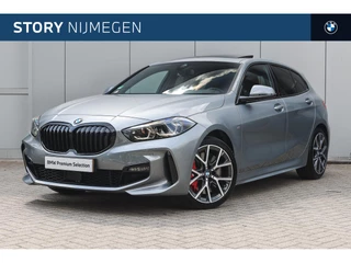 BMW 1 Serie 118i High Executive M Sport Automaat / Panoramadak / M Sport Steering / Achteruitrijcamera / Sportstoelen / M Sportonderstel / Stoelverwarming / Adaptieve LED / Parking Assistant / Live Cockpit Professional