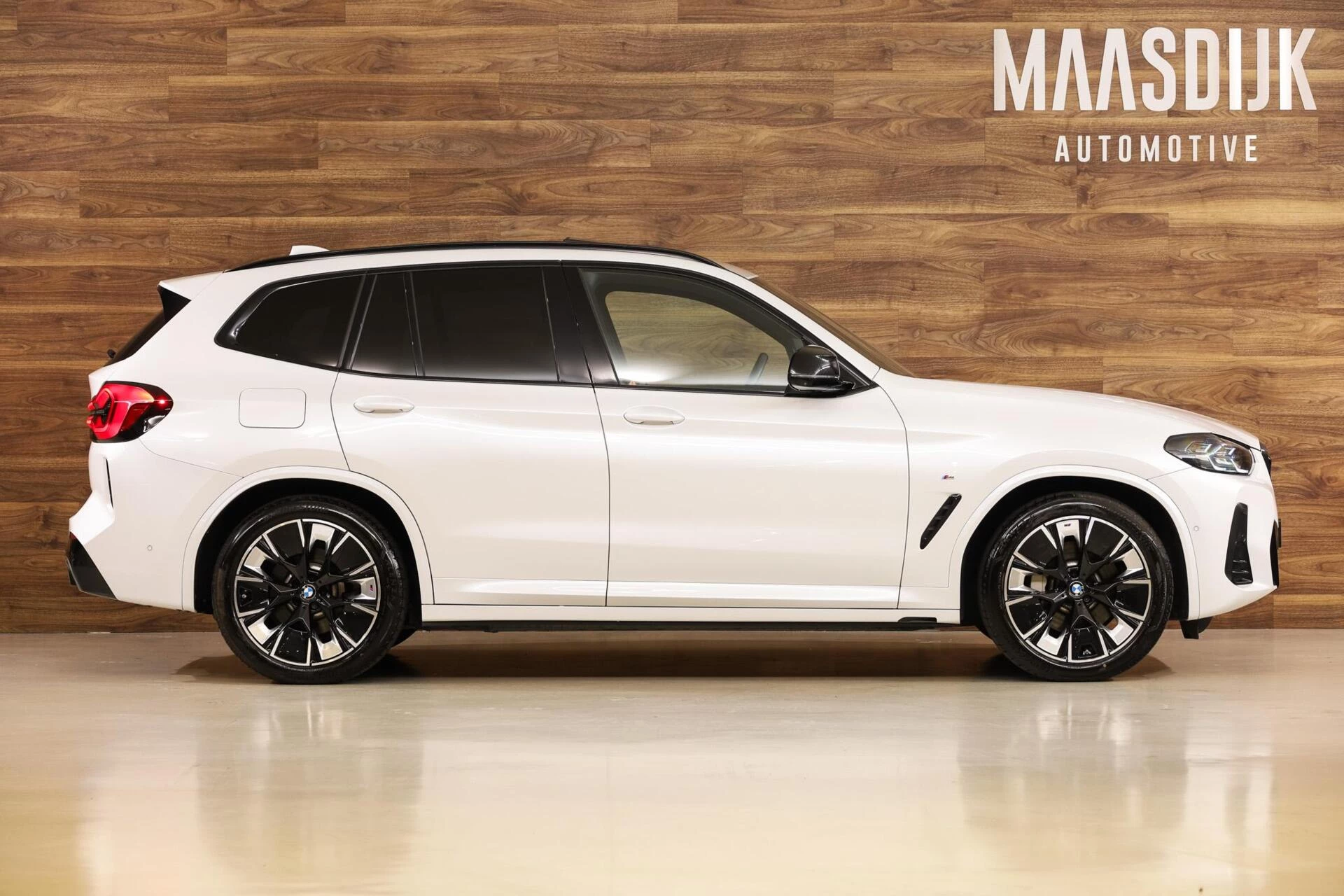 Hoofdafbeelding BMW iX3
