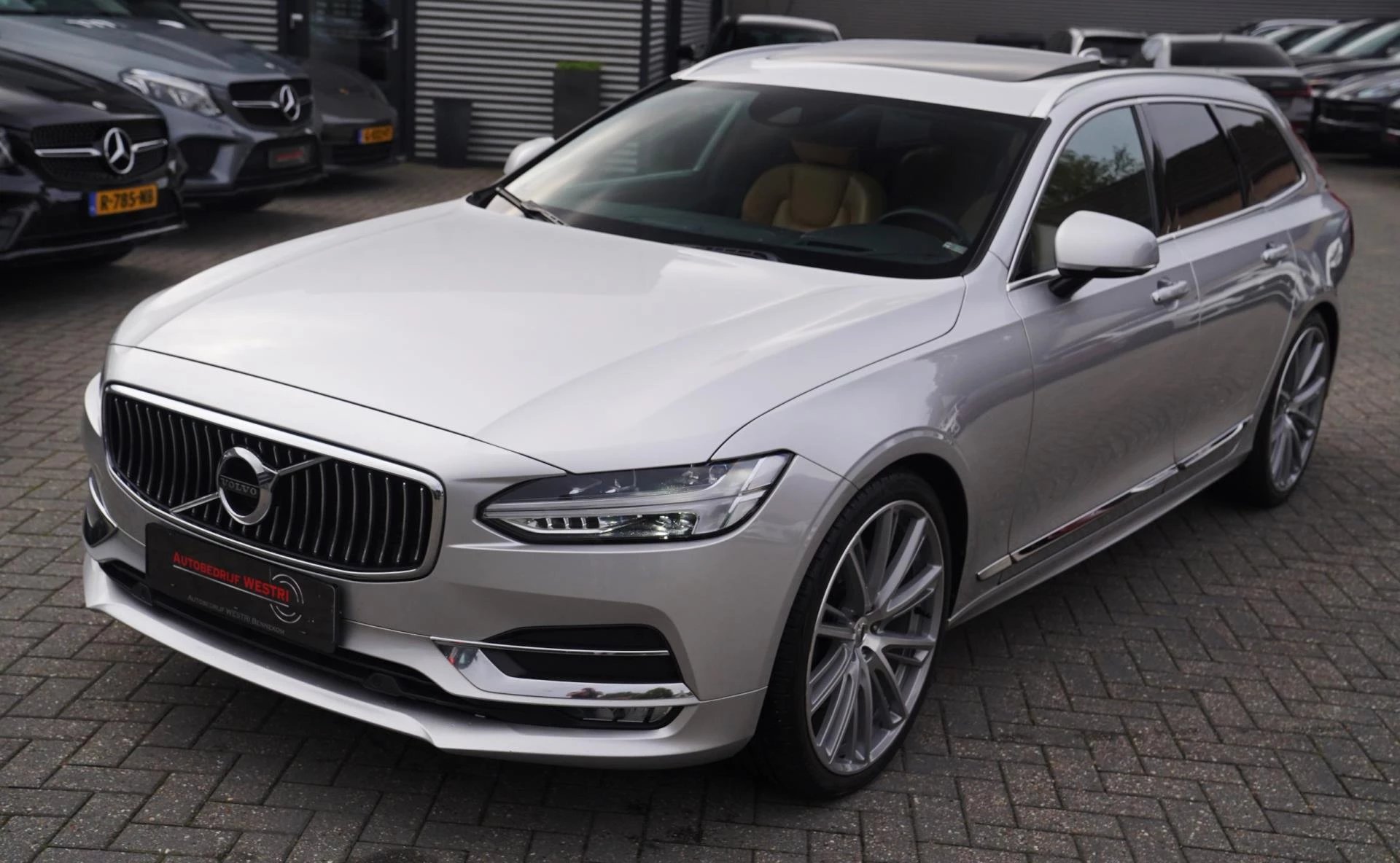 Hoofdafbeelding Volvo V90