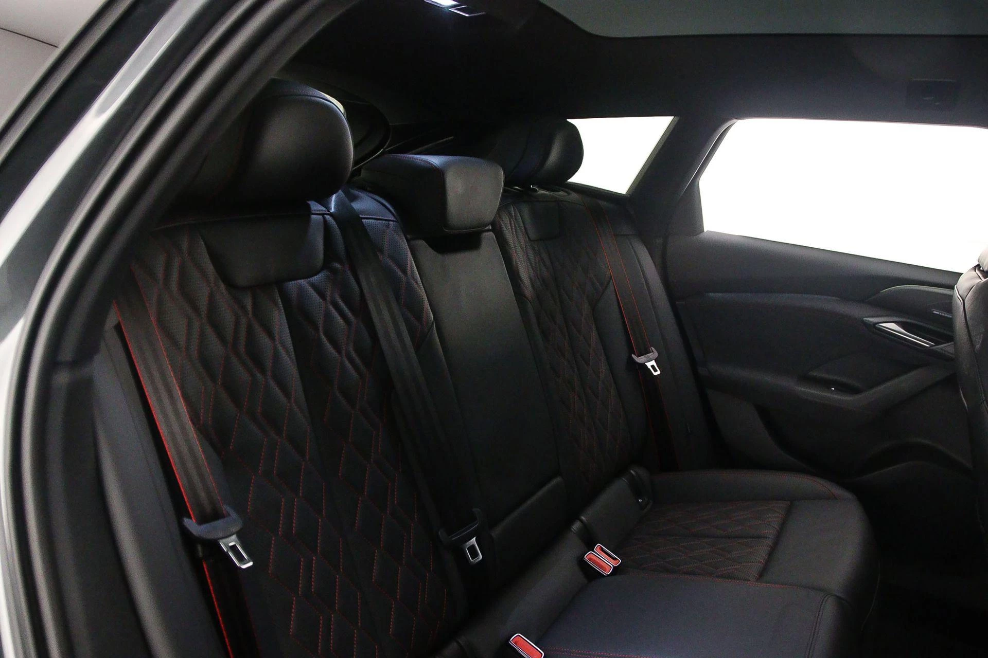 Hoofdafbeelding Audi A6 Avant e-tron