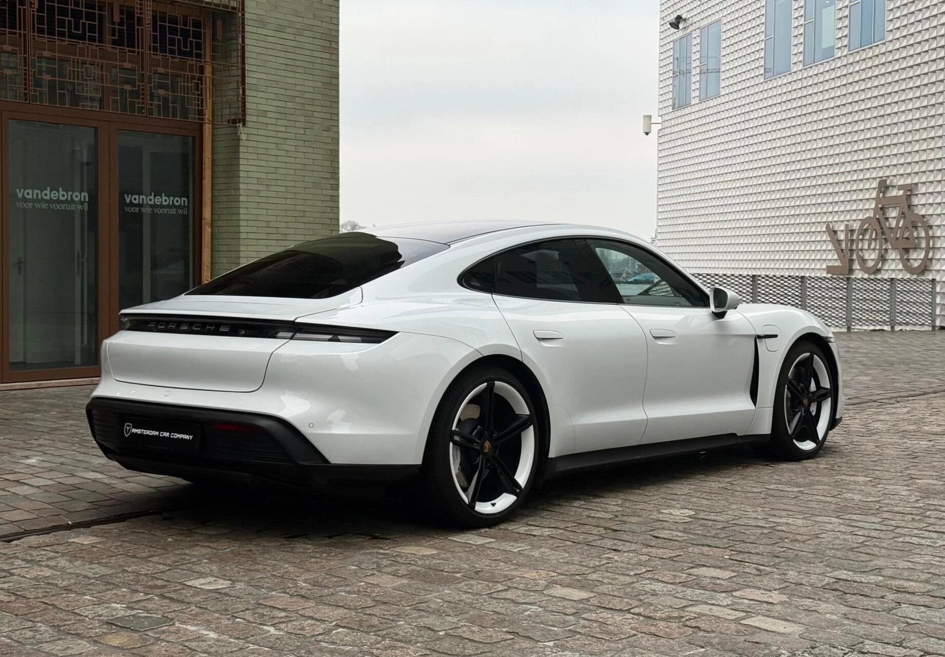 Hoofdafbeelding Porsche Taycan