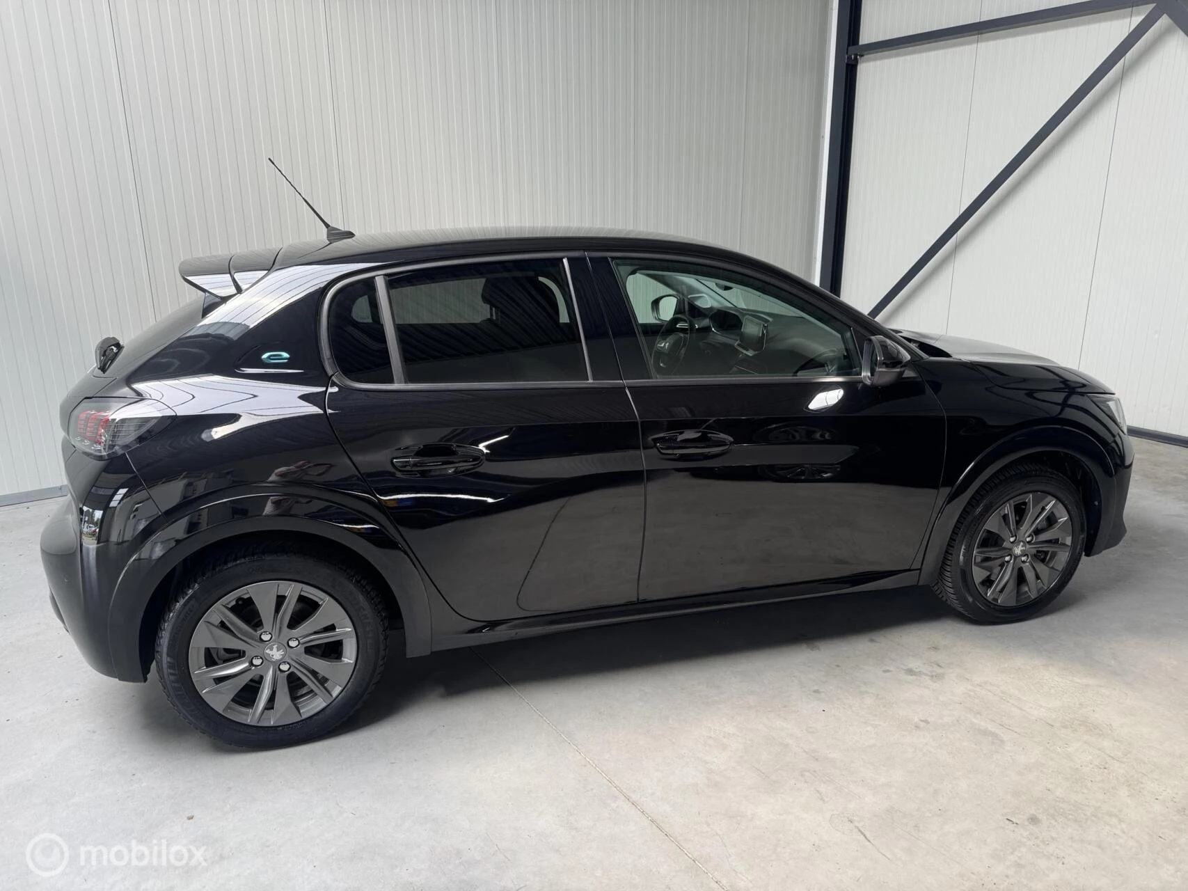 Hoofdafbeelding Peugeot e-208