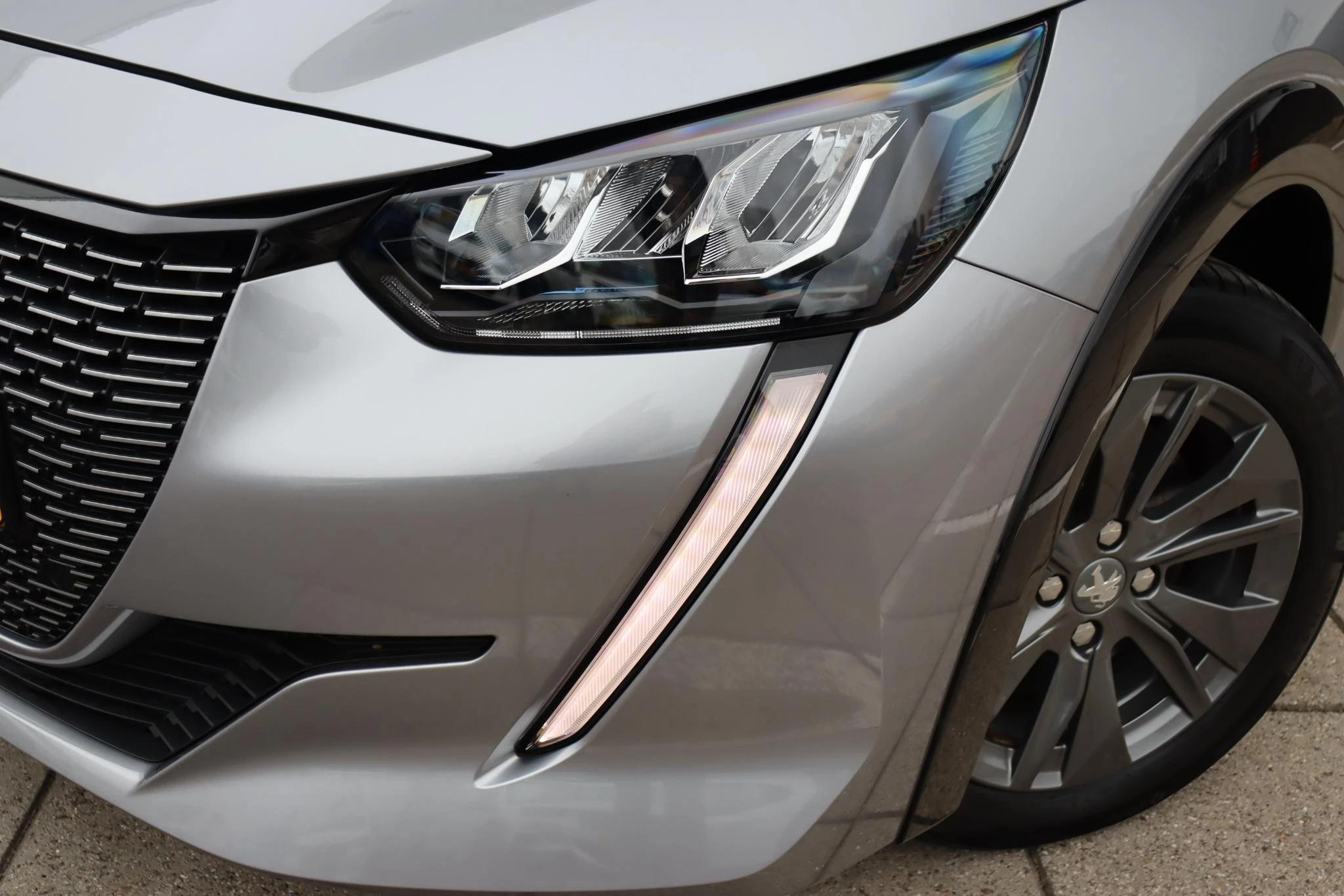 Hoofdafbeelding Peugeot e-208