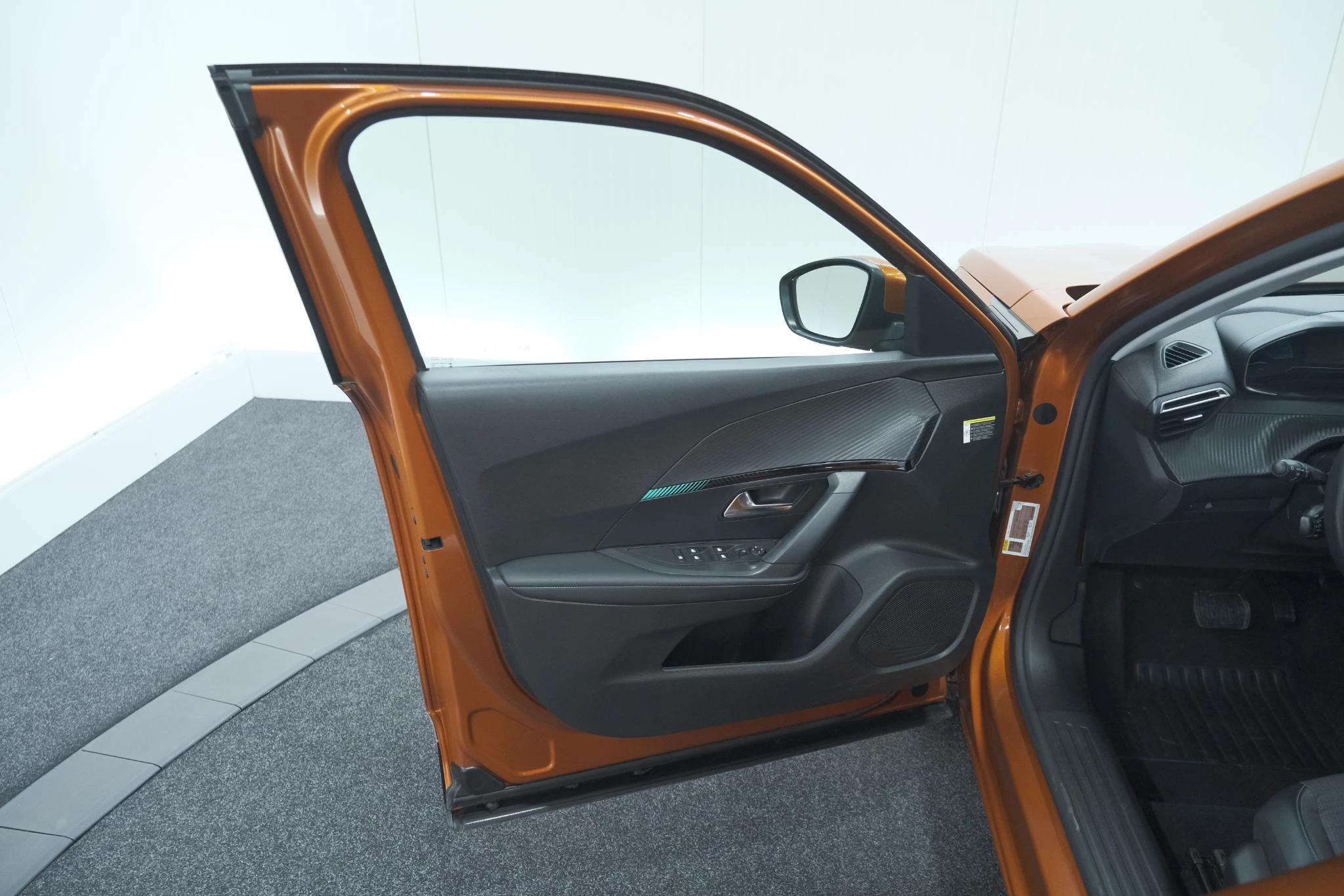 Hoofdafbeelding Peugeot e-2008