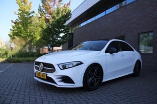 Hoofdafbeelding Mercedes-Benz A-Klasse Mercedes-Benz A-klasse 180 d Business Solution AMG