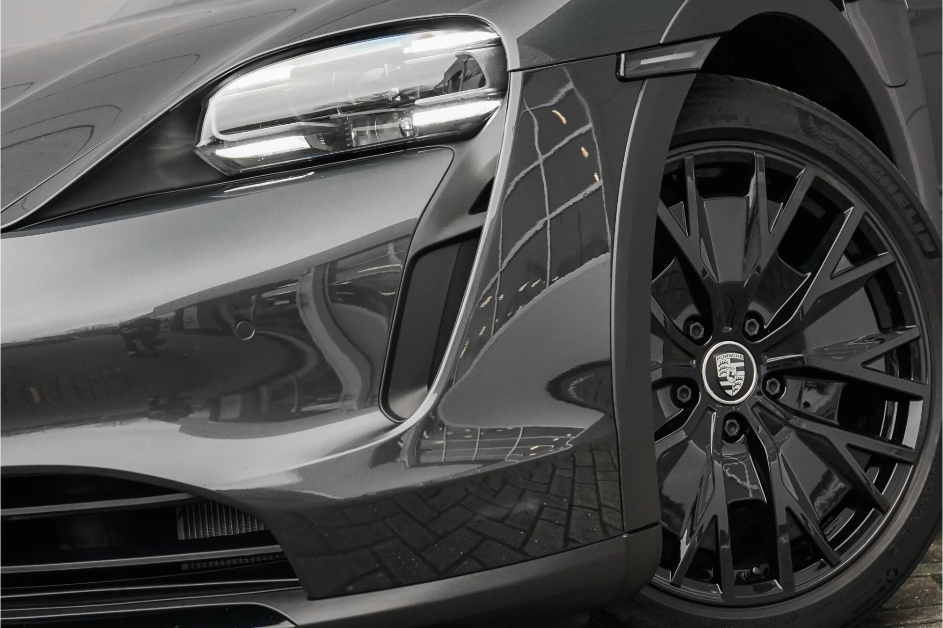 Hoofdafbeelding Porsche Taycan